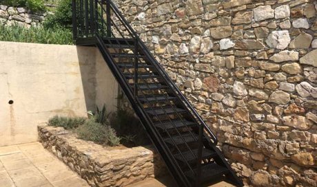 Devis pour la création d’un escalier en acier sur mesure - Pernes-les-Fontaines - Rémi Genoulaz Métallerie Soudure