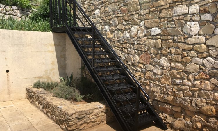 Fabrication d'escalier en acier  - Pernes-les-Fontaines - Rémi Genoulaz Métallerie Soudure